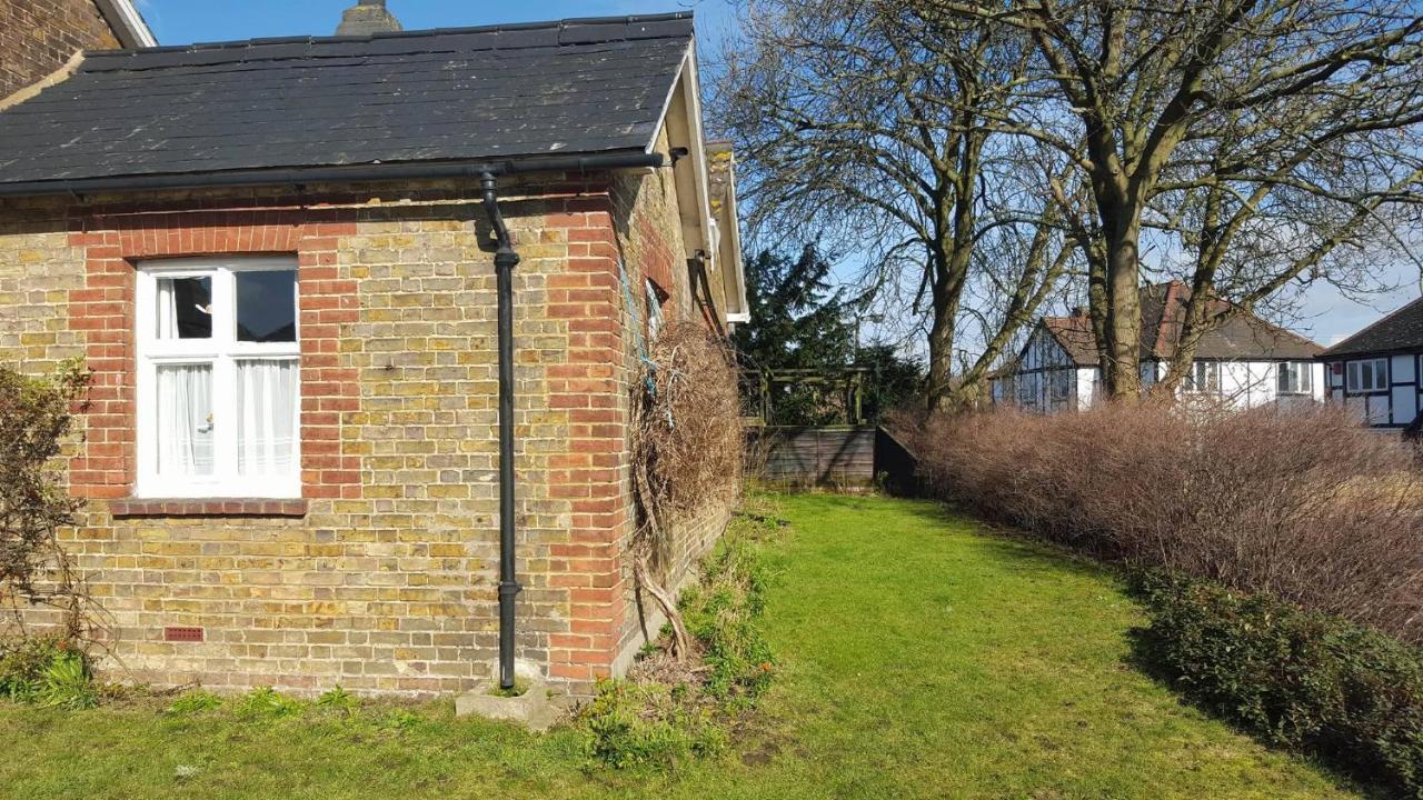 Converted Bungalow In Bexley Londres Exterior foto